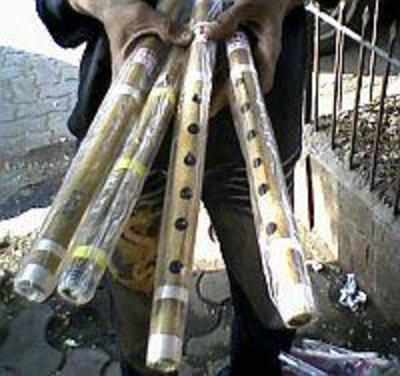 Flute sellers: The Pied Pipers of the city