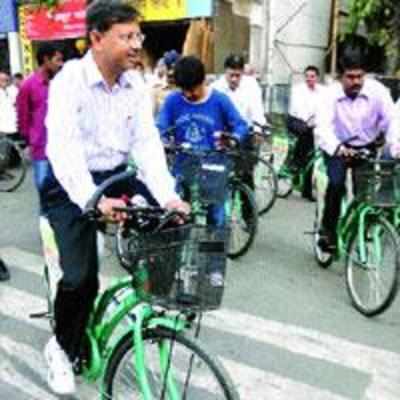 Frequent rides will help civic commissioner review civic realities