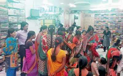 Store in Karnataka's Bidar offers saris in exchange for 10-20- and 50-paisa coins