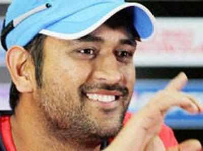 India v/s New Zealand ODI: Dhoni becomes fifth Indian to complete 9000 ODI runs