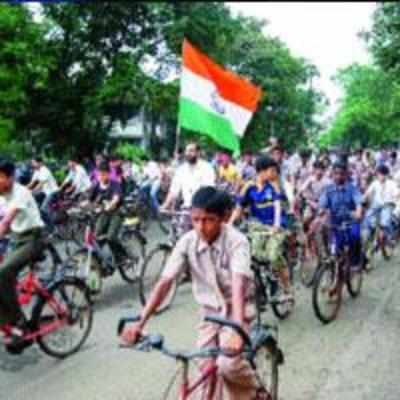 Cycle rally held on I-Day
