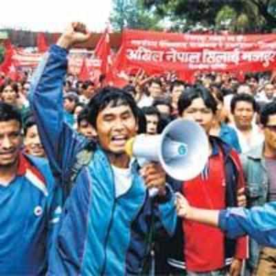 Maoists quit  govt in Nepal