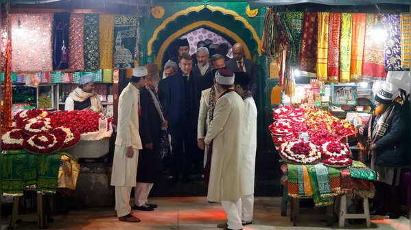 Nizamuddin Auliya: A sacred mausoleum