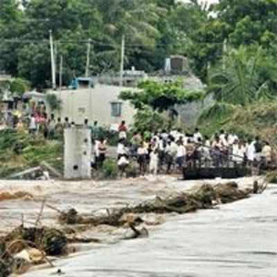 194 perish in Andhra, Karnataka flood fury