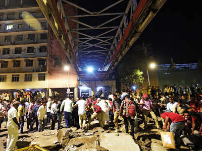 CSMT FOB collapse: Bail plea of auditor, BMC engineers rejected