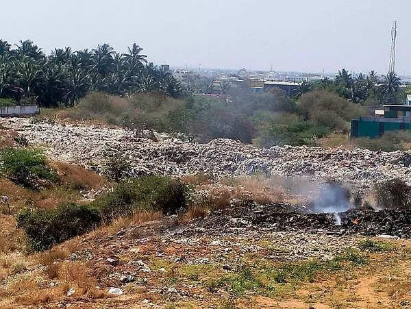 TNPCB warns Malumichampatti panchayat against dumping waste in waterway