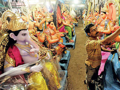 How to be a chick: An open letter to Ganpati Bappa