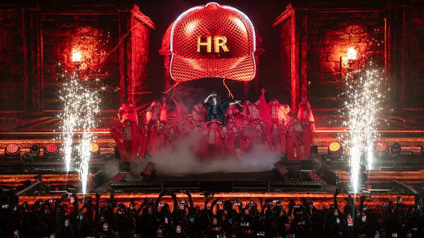 Suroor in the air: Himesh Reshammiya sets the stage on fire, takes Dilliwalas on a nostalgic musical ride