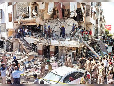 At least five killed, 20 injured in Karachi building explosion