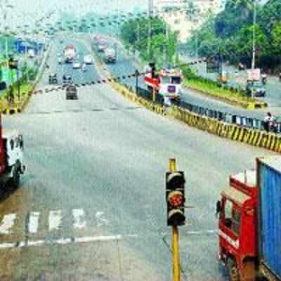 Rampant signal jumping affects traffic movement in cyber city
