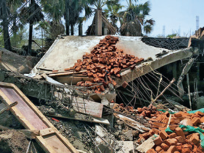 Bungalow in Manori demolished, despite resistance from residents