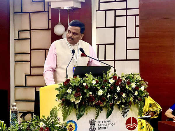 Ensure action against hoarding & black marketing of essentials: CS to DCs
