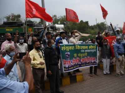 Farmers block railways in Maharashtra, services unaffected