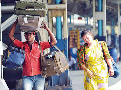 Now, passengers can verify all information about porters by scanning the QR code