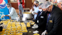 Railway staff preparing food for migrant workers at Moradabad’s IRCTC kitchen 