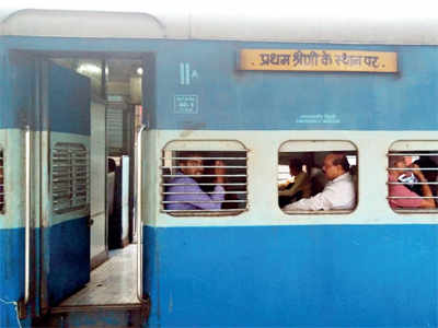 Mumbai: Citizens write to Western Railway after paying first class fare for general coach travel