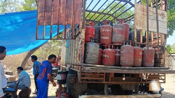 What do I tell them? Gas agencies avoid calls as eateries ring shortage alarm in Bhopal amid Middle East conflict