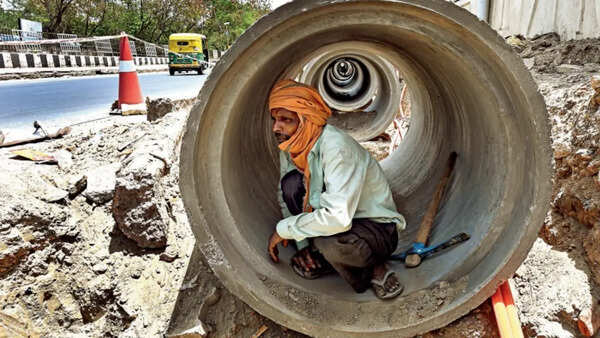 Daily battles in furnace city: Labourers push through relentless heatwave across Delhi-NCR