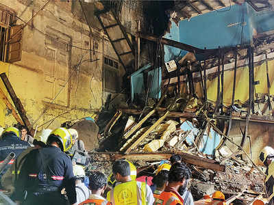 Kesarbai building collapse: Contractor charged with culpable homicide