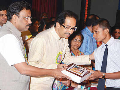 Kids in BMC schools to get tabs at fag end of school yr