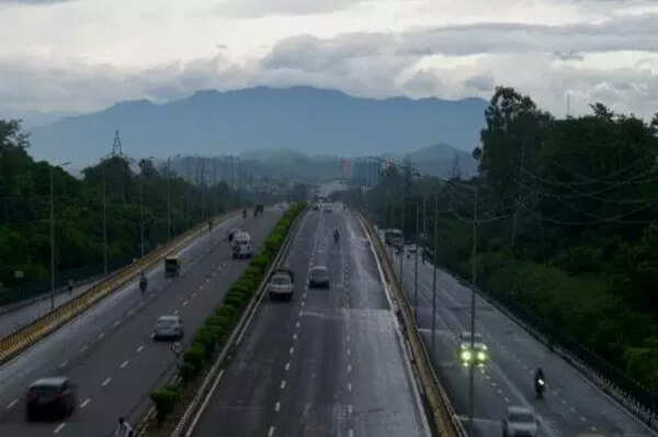Heavy vehicle restrictions on Yeola-Manmad-Malegaon route from March 24