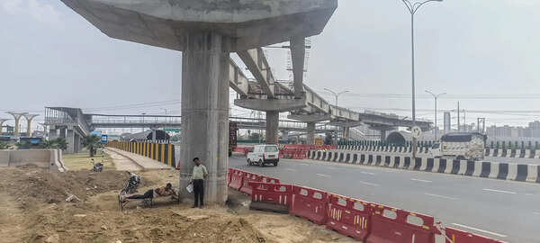 GMDA asks NHAI to halt eway flyover work over land use