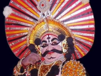 Yakshagana artiste Chandrahasa Hudugodu dies while performing on stage