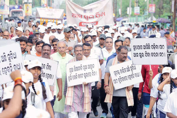 Aas School Jiba campaign: Re-enrolling 3,000 dropout children in Sambalpur district