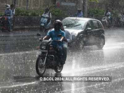 Heavy rain continues to affect normal life in Andhra Pradesh and Telangana