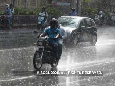 Heavy rain continues to affect normal life in Andhra Pradesh and Telangana