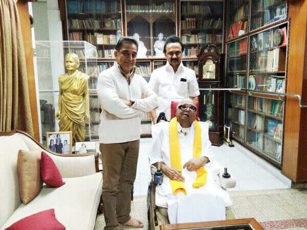 Kamal Haasan calls on Karunanidhi before beginning his political journey