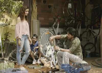 ‘Dear Zindagi’ Take 2: Alia Bhatt fails to impress Shah Rukh Khan with her humour