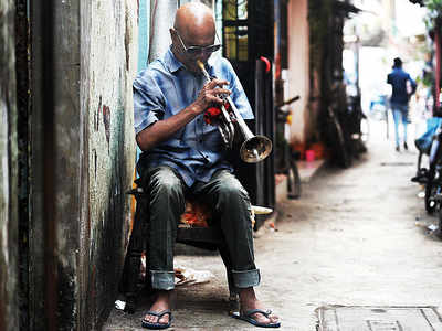 Meet 70-year-old Bandra trumpeter, the musician who helps others smile at death