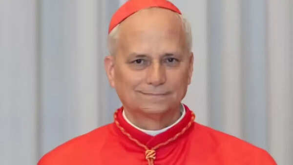 Pope Leo, in Angola, decries 'despots' who make false promises