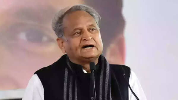 Gehlot’s surprise CLP meet strengthens buzz about Cong president bid