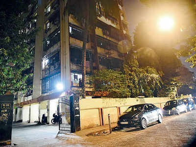 65-year-old woman jumps from terrace of Bandra building
