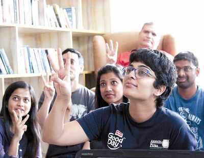 Persons of interest: A lesson in Braille, sign language can provide insight into lives of people with disabilities