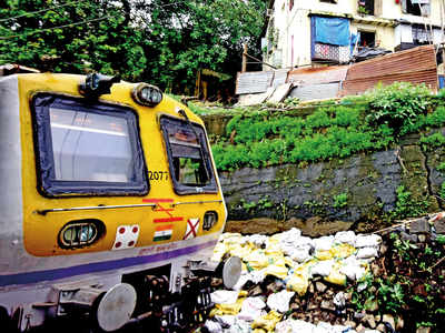 Central Railway to inspect unsafe structures within two days