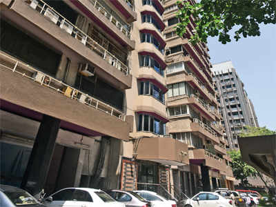 Man jumps from 11th floor of Nariman Point building, dies