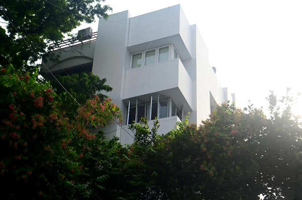 Dignified, kept to himself but man with a warm heart, recall Anik Dutta’s neighbours