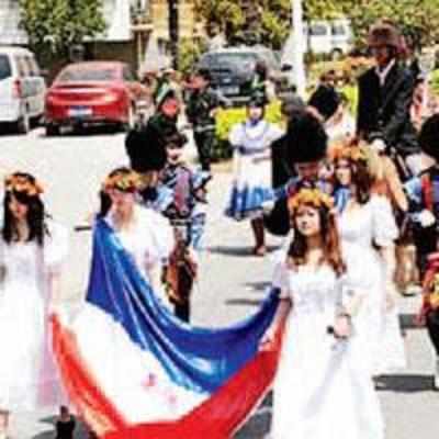 Couple stage own royal wedding - well, nearly