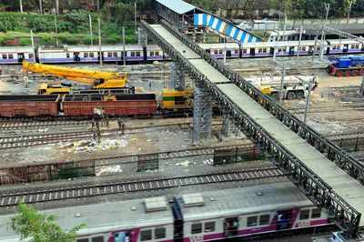 Girders for FOBs launched at Mumbai's Parel, Currey Road stations by Railways, Army