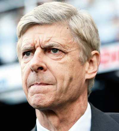 Wenger sweats over injuries