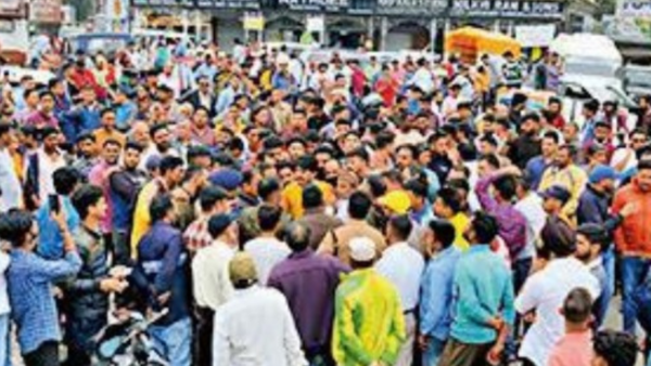Tourists clash with locals, trigger NH blockade near Mussoorie