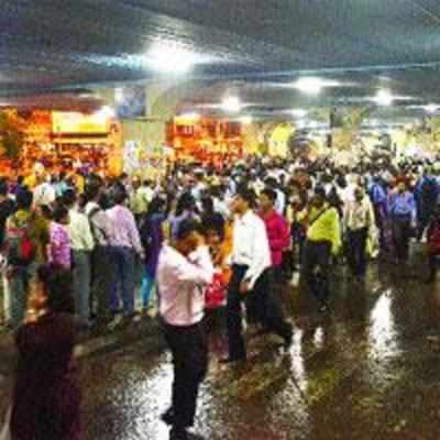 Pre-monsoon showers pour miseries on Thane commuters
