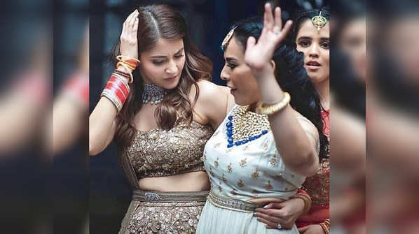 Throwback pic: Anushka Sharma dances her way to glory at her wedding reception