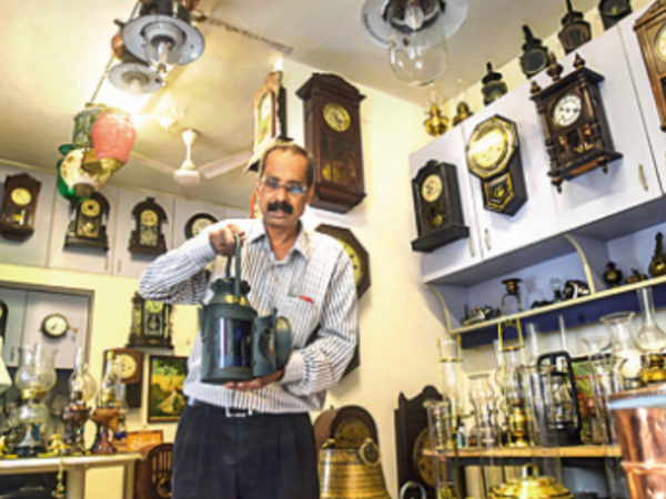 Pune businessman collects over 250 lamps in 25 years
