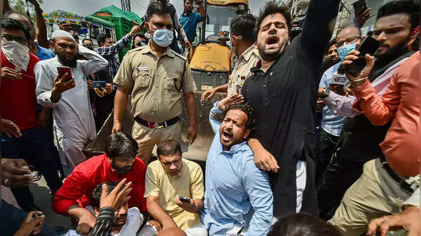 Protests erupt as bulldozers roll into Delhi's Shaheen Bagh