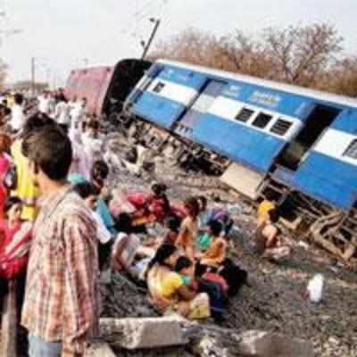 30 injured, 7 critical as train derails in MP