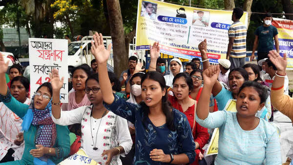 Why 25,000 teachers in Bengal are at risk of losing their jobs